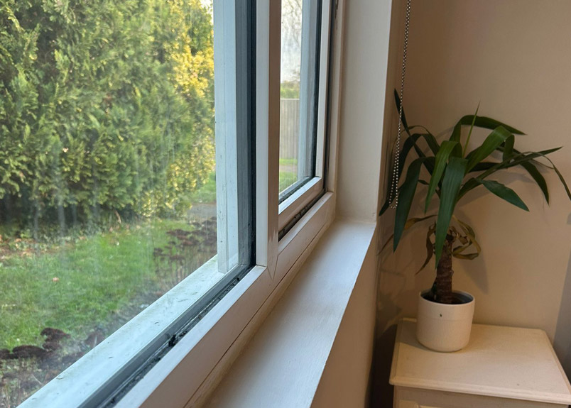 Bedroom decorating in Aylesbury with smooth walls and carefully finished skirting